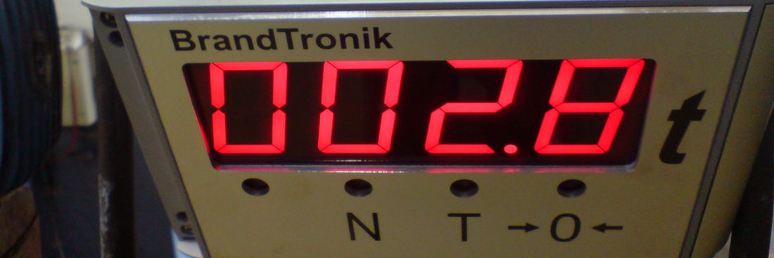 DMS-Signalauswertung Verstärker und Regler zur Signalauswertung der DMS-Sensoren